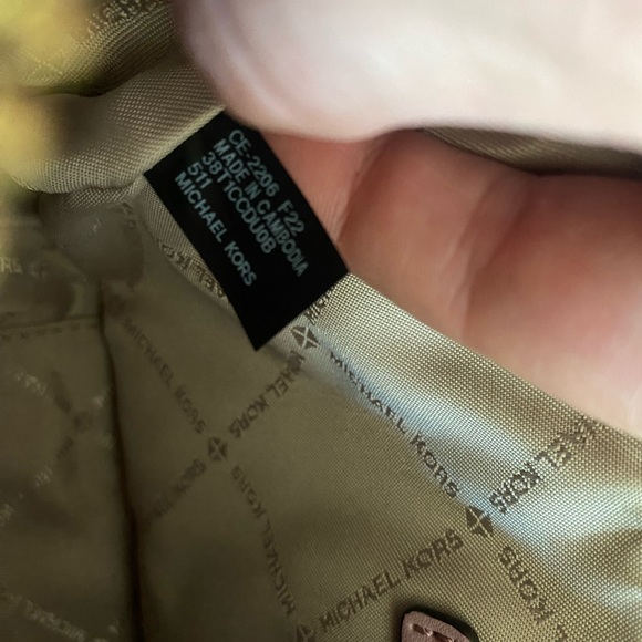 Michael Kors Camden leather shoulder/crossbody bag - Picture 5 of 6